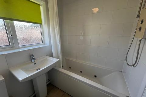 2 bedroom semi-detached house to rent, Academy Close, Nottingham, NG6 0QL