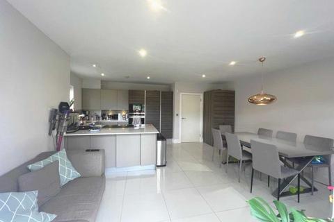 4 bedroom end of terrace house to rent, Willow Close, Buckhurst Hill, Essex