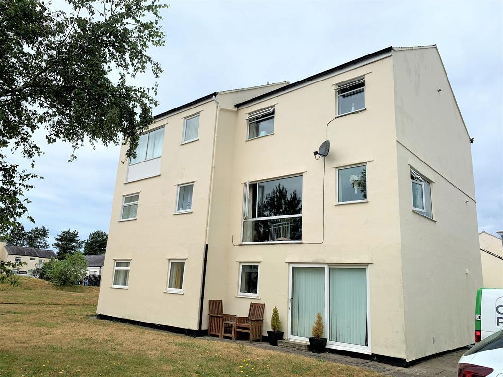 Glan Gors, Harlech 2 bed flat for sale £80,000