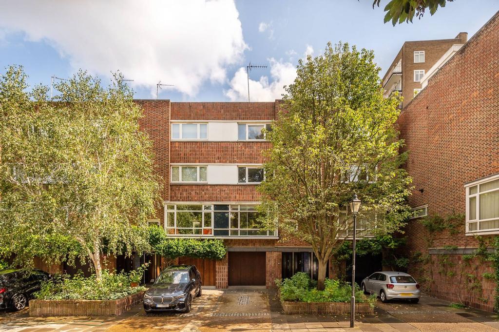 Woodsford Square, Holland Park… 6 bed terraced house - £3,250,000