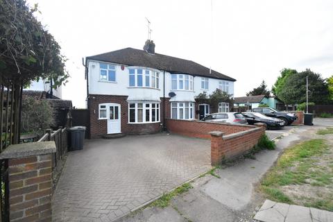 3 bedroom semi-detached house to rent, Links Way, Luton, Bedfordshire, LU2 7AJ