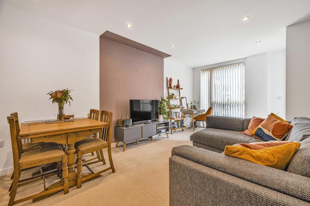 Sumner Road, Peckham 1 bed flat for sale £425,000