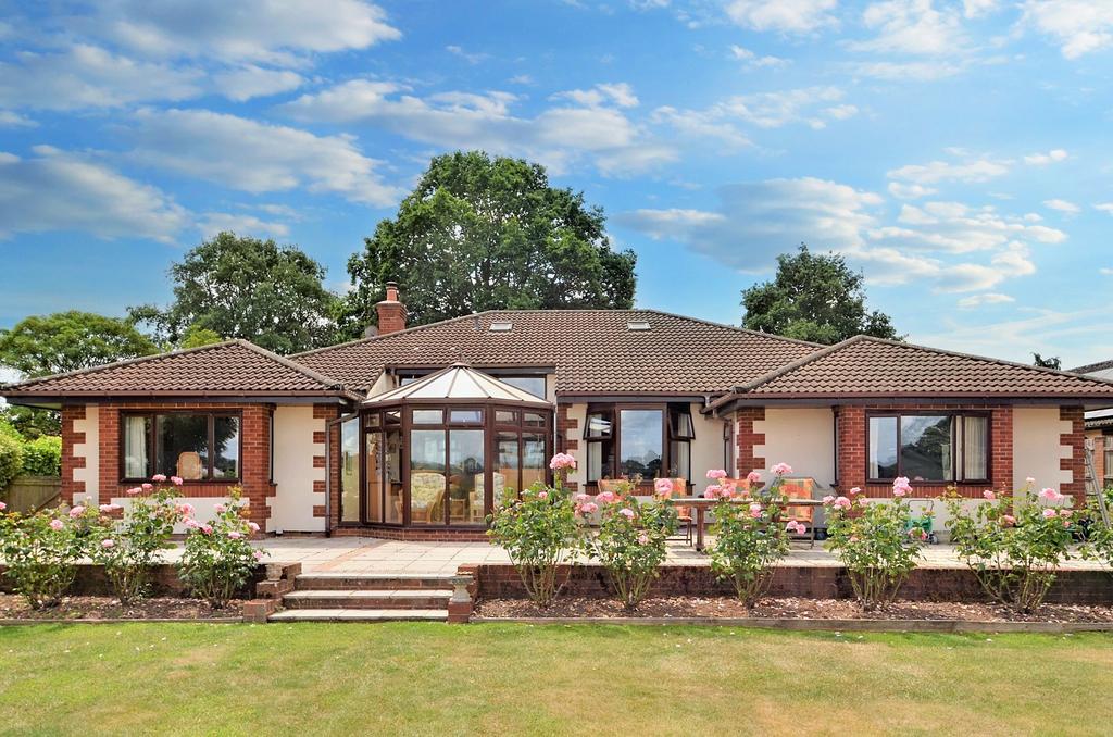 Plymtree, Cullompton, EX15 4 bed bungalow for sale £750,000