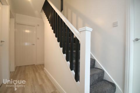4 bedroom bungalow for sale - Ullswater Avenue,  Fleetwood, FY7