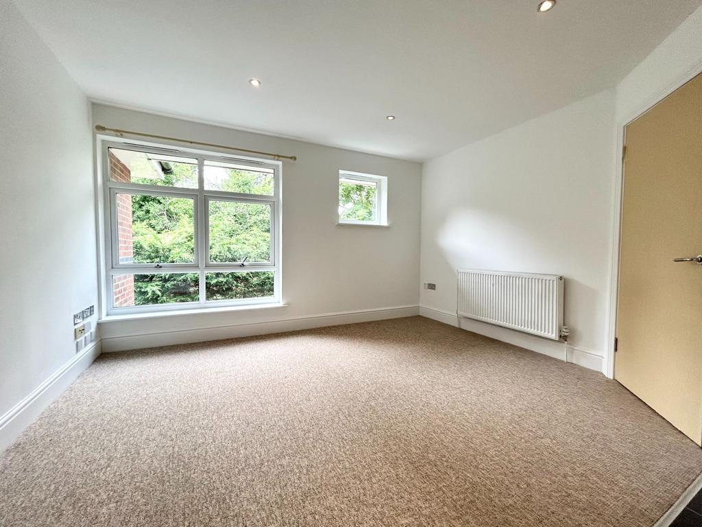 Bridge Court, Wrecclesham, Farnham 1 bed apartment £1,050 pcm (£242 pw)