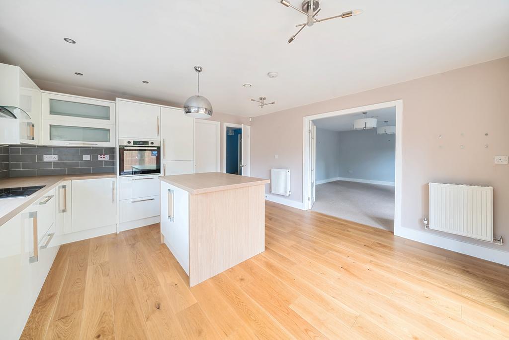 Estcourt Road, Gloucester, GL1 4 bed detached house £1,495 pcm (£345 pw)