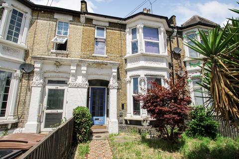 2 bedroom ground floor flat for sale - Grove Green Road, Leytonstone, London, E11 4EL