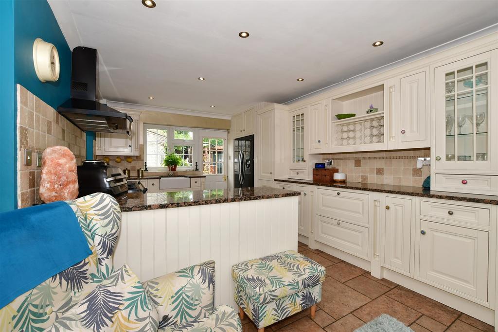 Kitchen/Breakfast Area