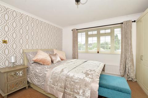 1 Chatsfield, Epsom, KT17 1QS