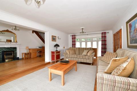 1 Chatsfield, Epsom, KT17 1QS