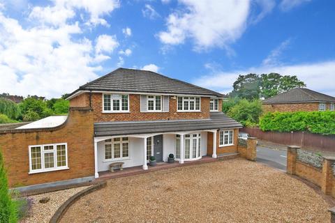 1 Chatsfield, Epsom, KT17 1QS