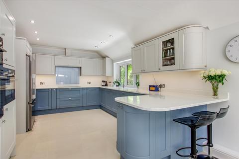 5 bedroom detached house for sale, Gravelly Bottom Road, Kingswood, Maidstone, Kent, ME17