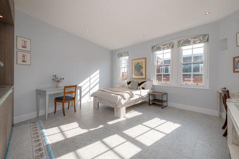 Studio to rent, Ambrosden Avenue, Westminster, London, SW1P