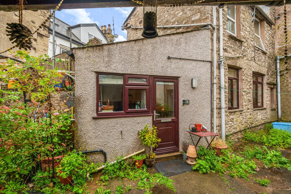 Flat 7, 27 Kirkland, Kendal, LA9 5AF 1 bed flat for sale £85,000