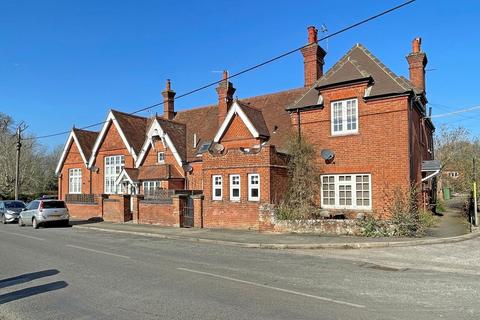 2 bedroom mews for sale, Old Guildford Road, Broadbridge Heath