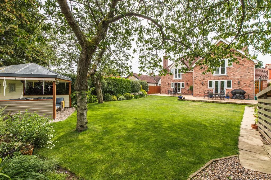 Upton 5 bed detached house for sale £775,000