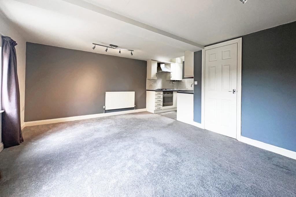 Station Road, Balsall Common 2 bed apartment £995 pcm (£230 pw)