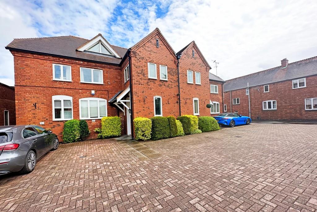 Station Road, Balsall Common 2 bed apartment to rent £1,050 pcm (£242 pw)