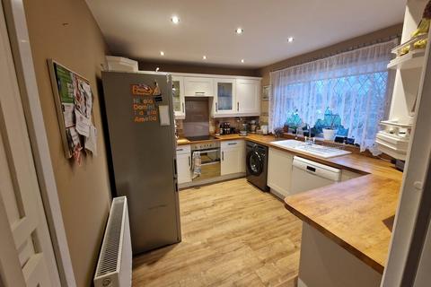 3 bedroom end of terrace house for sale, East Street, Winshill