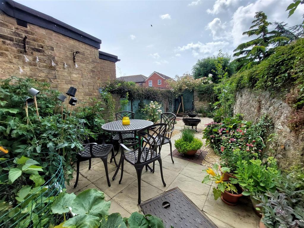 Courtyard Garden