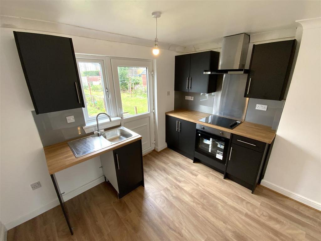 Talisman Road, Foxbar, Paisley 4 bed terraced house to rent £1,095 pcm (£253 pw)