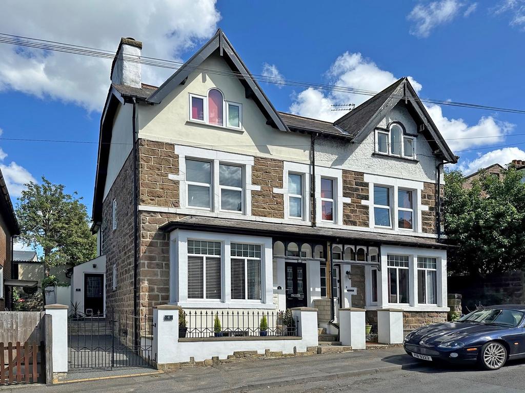 North Lodge Avenue, Harrogate, HG1 3 bed semidetached house for sale £375,000