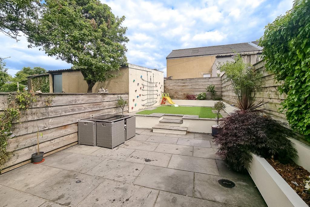 North Lodge Avenue, Harrogate, HG1 3 bed semidetached house for sale £375,000