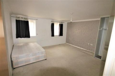 25 Lacewing Close, London, E13 8AD