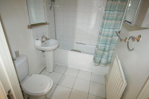 25 Lacewing Close, London, E13 8AD