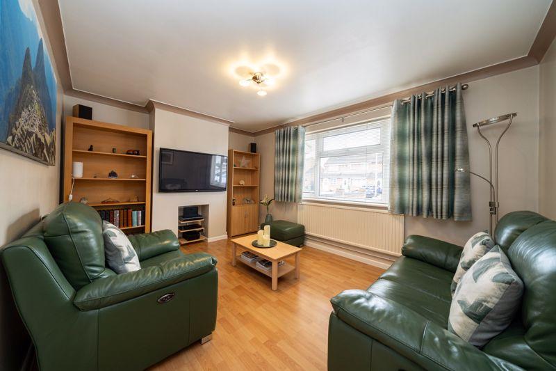 Elm Avenue, Caddington 3 bed semidetached house for sale £350,000