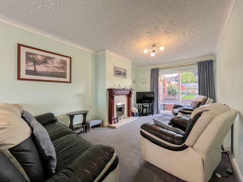Sitting/dining room