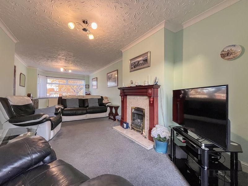 Sitting/dining room