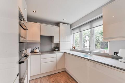 3 Randolph Road, London, E17 9NR