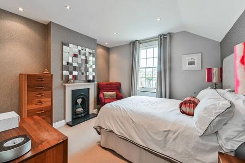 3 Randolph Road, London, E17 9NR
