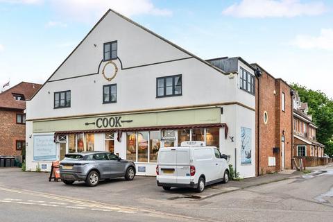 1 bedroom apartment to rent, Wey Hill, Haslemere