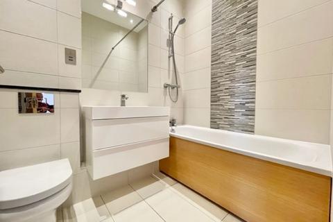 1 bedroom apartment to rent, Thrawl Street, E1