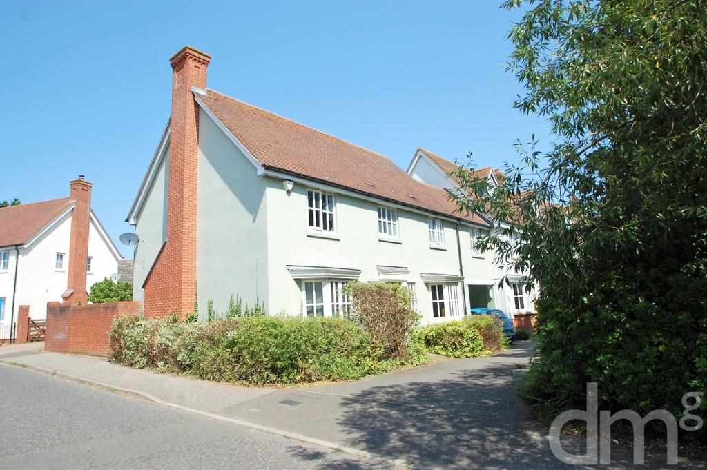 Wilkin Drive, Tiptree 4 bed link detached house for sale £400,000