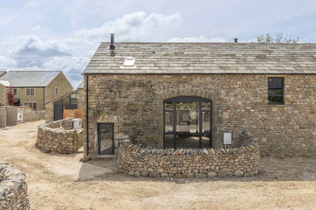 The Green, Clapham, North Yorkshire 2 bed barn conversion for sale £