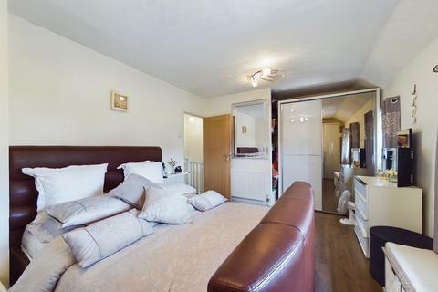 20 Fullarton Crescent, South Ockendon, RM15 5HN