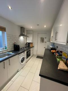 3 bedroom flat to rent, Acre Lane, London SW2