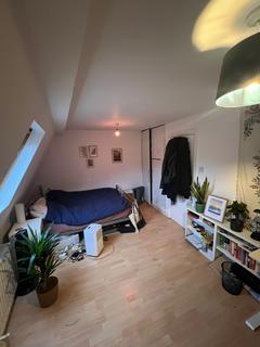 3 bedroom flat to rent, Acre Lane, London SW2