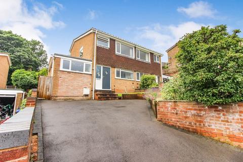 28 Lorien Close, Leek, ST13 8NY