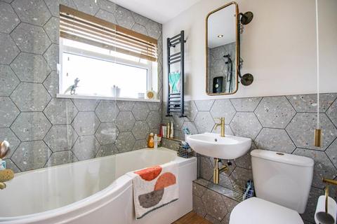 28 Lorien Close, Leek, ST13 8NY