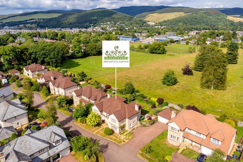 13 Craigerne Crescent, Peebles, EH45 9HW 5 bed detached house for sale