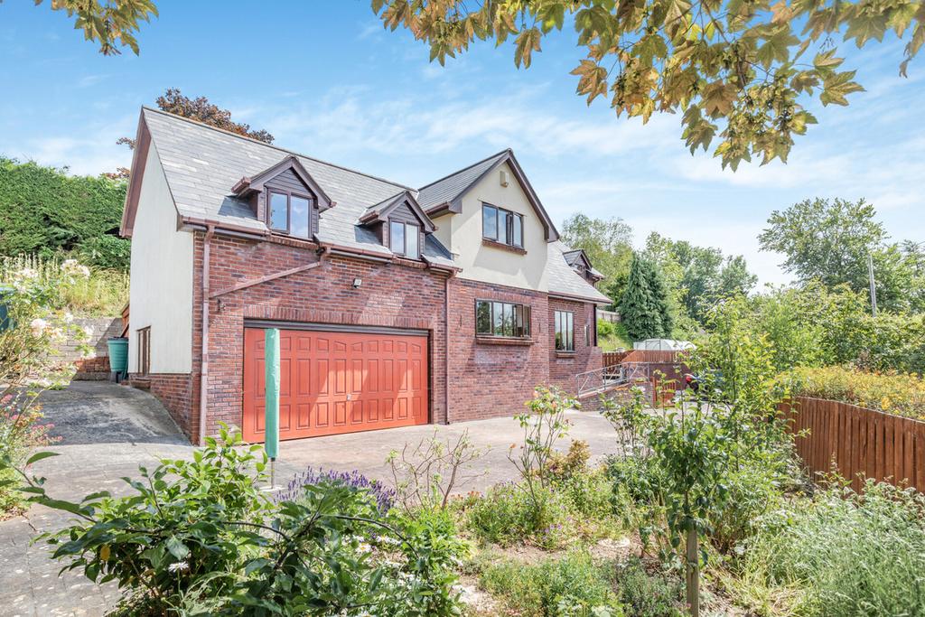 Bow, Crediton, EX17 5 bed detached house for sale £525,000