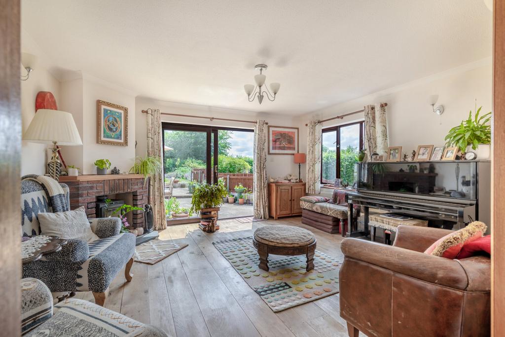 Bow, Crediton, EX17 5 bed detached house for sale £525,000