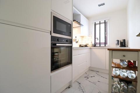 42 Chertsey Close, Luton, LU2 9JD