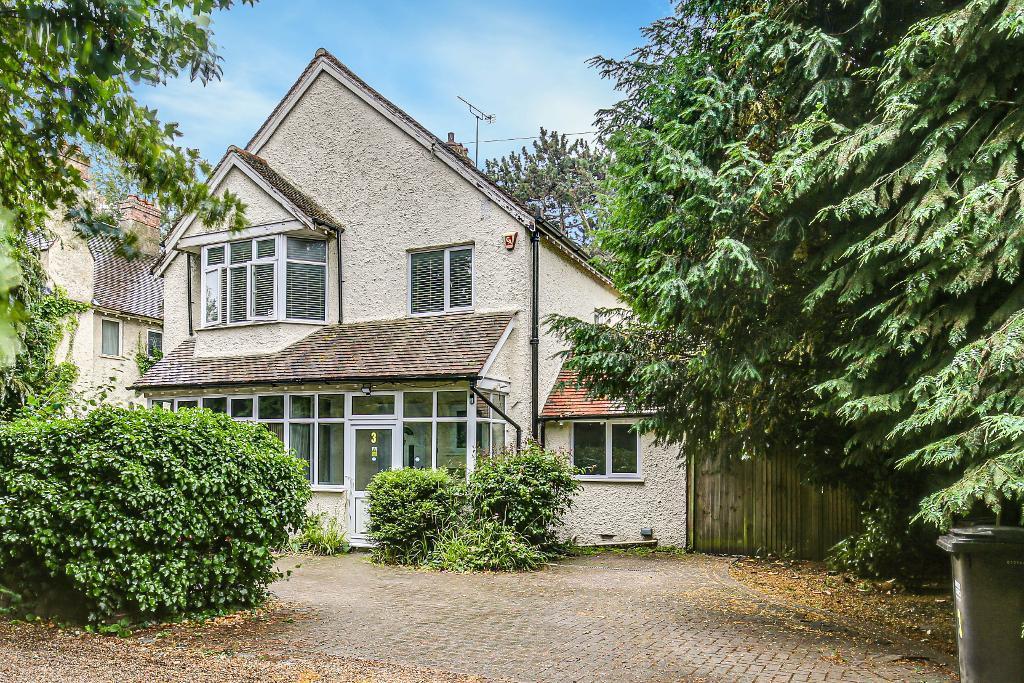 Bramley Close, South Croydon, CR2 6NQ 4 bed detached house for sale £