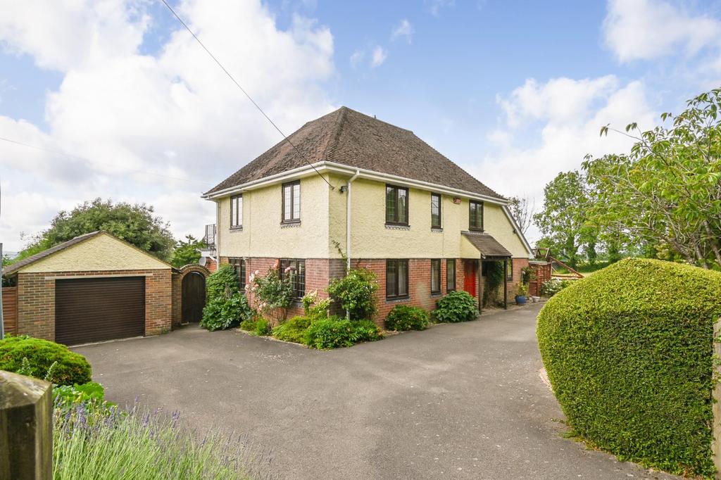 Amage Road, Wye, Ashford, Kent, TN25 4 bed detached house for sale £