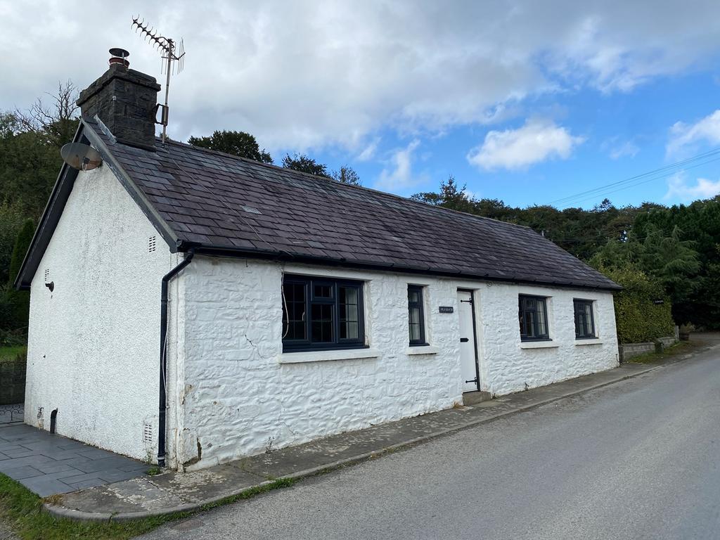 Llanfair Road, Lampeter, SA48 2 bed detached house for sale £249,000